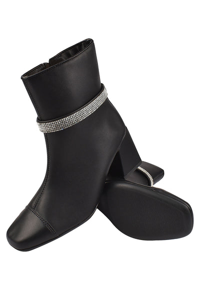 Bota Feminina Bico Quadrado, Elegância e Brilho com Delicada Tira de Strass!